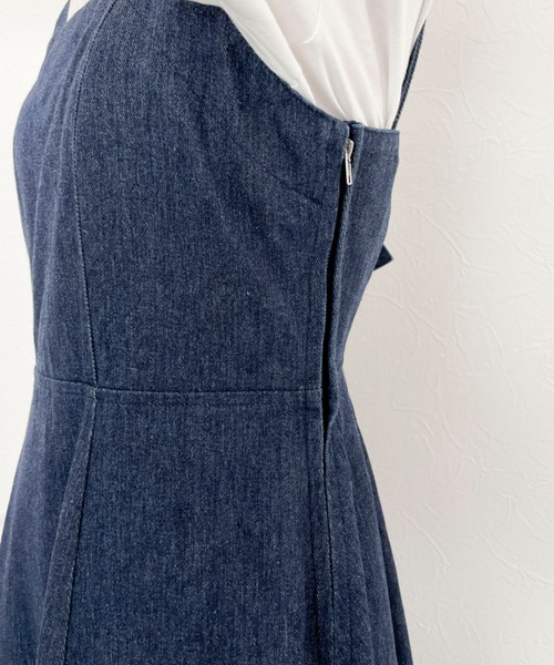 EPIMI E'PIMMY（エピミエピミー）の「バックデザインフレアデニムジャンスカ（ジャンパースカート・レディース・オフホワイト/ブラック/ネイビー・MEDIUM）」の8枚目の写真