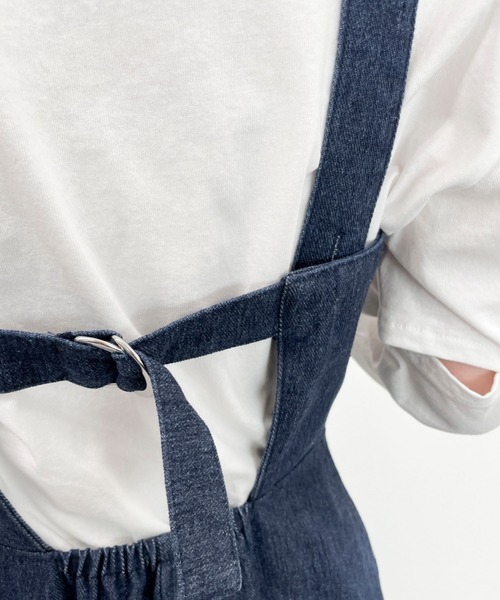 EPIMI E'PIMMY（エピミエピミー）の「バックデザインフレアデニムジャンスカ（ジャンパースカート・レディース・オフホワイト/ブラック/ネイビー・MEDIUM）」の6枚目の写真