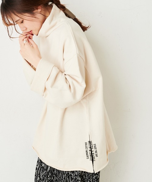 PUAL CE CIN(ピュアルセシン)の「裏毛ロゴプリントハイネックプルオーバー(Tシャツ/カットソー・レディース・ナチュラル/チャコールグレー・FREE)」の2枚目の写真