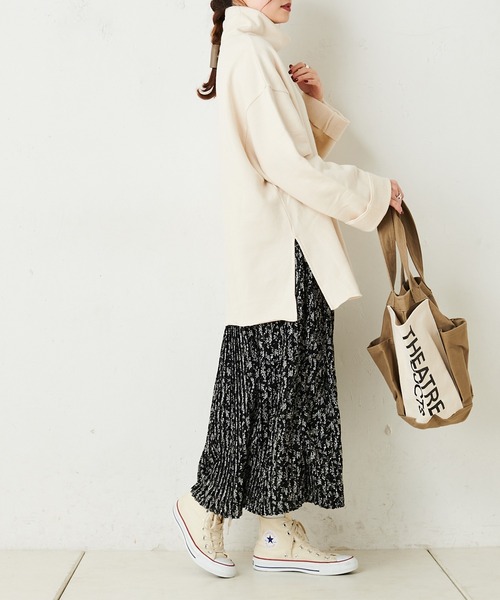PUAL CE CIN(ピュアルセシン)の「裏毛ロゴプリントハイネックプルオーバー(Tシャツ/カットソー・レディース・ナチュラル/チャコールグレー・FREE)」の7枚目の写真