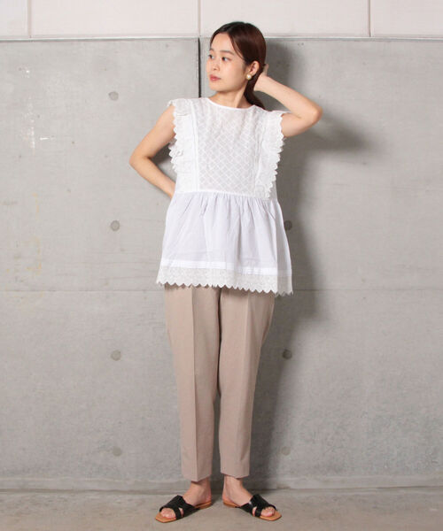 fredy emue（フレディエミュ）の「[新色追加]ストレッチツイルテーパードパンツ（その他パンツ・レディース・ブラック/ピンク/ネイビー/イエロー/ベージュ/ダークブラウン/グリーン系その他・36/40/34/38）」の8枚目の写真