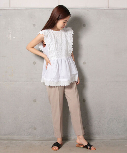 fredy emue（フレディエミュ）の「[新色追加]ストレッチツイルテーパードパンツ（その他パンツ・レディース・ブラック/ピンク/ネイビー/イエロー/ベージュ/ダークブラウン/グリーン系その他・36/40/34/38）」の9枚目の写真