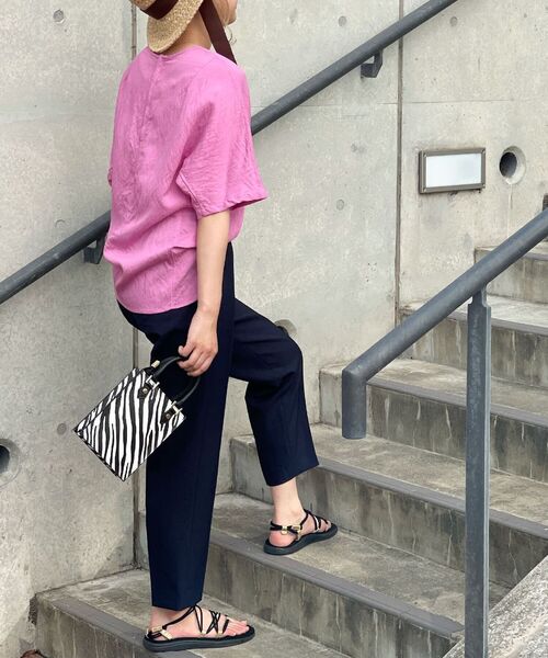 fredy emue（フレディエミュ）の「[新色追加]ストレッチツイルテーパードパンツ（その他パンツ・レディース・ブラック/ピンク/ネイビー/イエロー/ベージュ/ダークブラウン/グリーン系その他・36/40/34/38）」の17枚目の写真