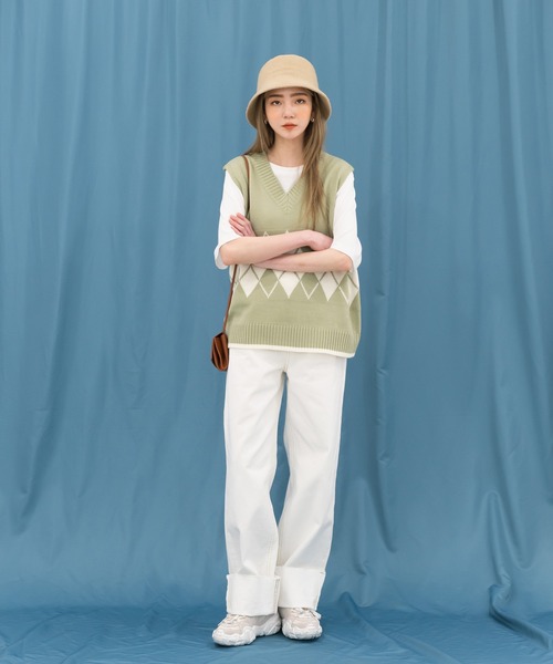 UNE MANSION（ユヌマンション）の「Vネックアーガイルニットベスト（ベスト・レディース・ブラック/オリーブ/オートミール・FREE）」の20枚目の写真