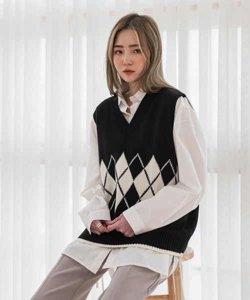 UNE MANSION（ユヌマンション）の「Vネックアーガイルニットベスト（ベスト・レディース・ブラック/オリーブ/オートミール・FREE）」の13枚目の写真