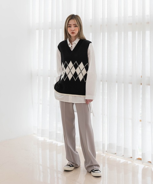 UNE MANSION（ユヌマンション）の「Vネックアーガイルニットベスト（ベスト・レディース・ブラック/オリーブ/オートミール・FREE）」の21枚目の写真