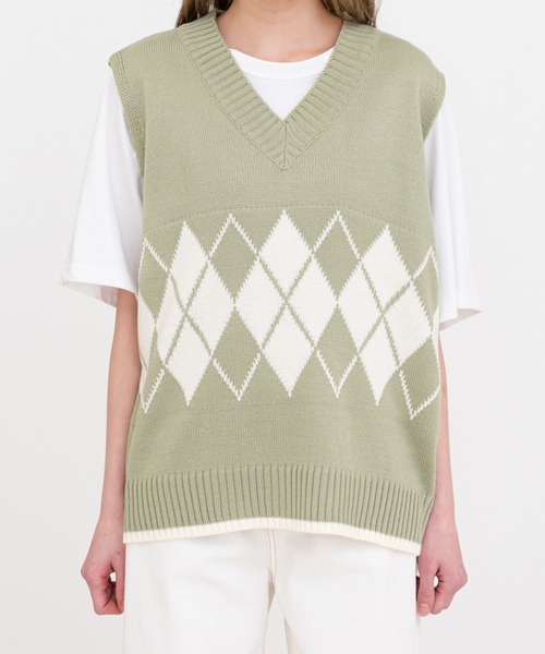 UNE MANSION（ユヌマンション）の「Vネックアーガイルニットベスト（ベスト・レディース・ブラック/オリーブ/オートミール・FREE）」の11枚目の写真