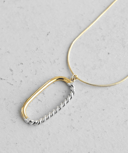 Abahouse Devinette（ドゥヴィネット）の「【9-22】ツイストオーバル配色ネックレス（ネックレス・レディース・ゴールド・フリー）」の7枚目の写真
