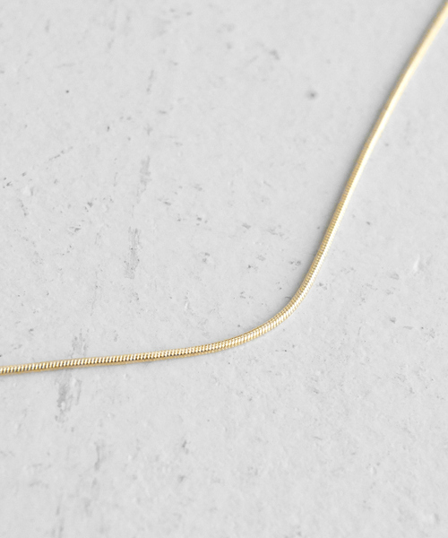 Abahouse Devinette（ドゥヴィネット）の「【9-22】ツイストオーバル配色ネックレス（ネックレス・レディース・ゴールド・フリー）」の5枚目の写真