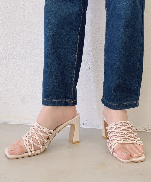 VANNIE U(ヴァニーユー)の「【S~LLサイズ展開】レザーメッシュサンダル(サンダル・レディース・ブラック/ベージュ/アイボリー・LL/S/M/L)」の3枚目の写真