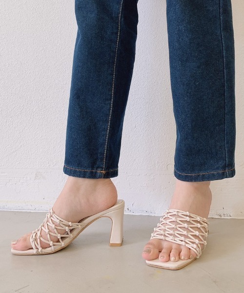 VANNIE U(ヴァニーユー)の「【S~LLサイズ展開】レザーメッシュサンダル(サンダル・レディース・ブラック/ベージュ/アイボリー・LL/S/M/L)」の4枚目の写真