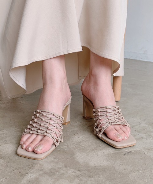 VANNIE U(ヴァニーユー)の「【S~LLサイズ展開】レザーメッシュサンダル(サンダル・レディース・ブラック/ベージュ/アイボリー・LL/S/M/L)」の5枚目の写真