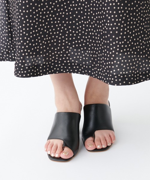 COLLAGE GALLARDAGALANTE(コラージュガリャルダガランテ)の「【OT】ヒールトングミュールサンダル(サンダル・レディース・ブラック/キャメル・37/38/36)」の10枚目の写真