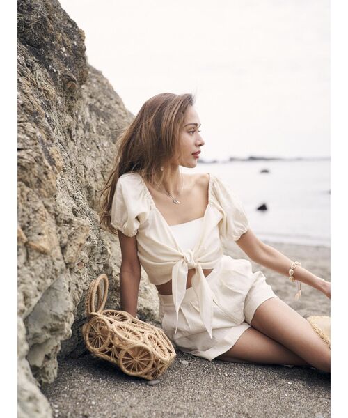 To the sea（トゥーザシー）の「フロントリボン2WAYショートトップス（シャツ/ブラウス・レディース・ベージュ/アイボリー/グリーン系その他・FREE）」の4枚目の写真
