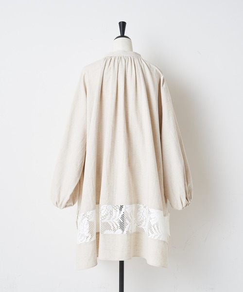 BEARDSLEY(ビアズリー)の「裾レースBIGシャツ(シャツ/ブラウス・レディース・ベージュ/ブラック・FREE)」の12枚目の写真