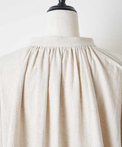 BEARDSLEY(ビアズリー)の「裾レースBIGシャツ(シャツ/ブラウス・レディース・ベージュ/ブラック・FREE)」の10枚目の写真