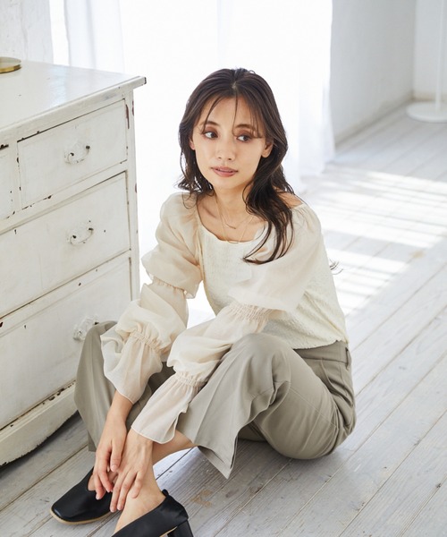 mysty woman（ミスティウーマン）の「シアキャンディスリーブ2WAYプルオーバー 218378（シャツ/ブラウス・レディース・オフホワイト/ブラック/ベージュ・FREE）」の13枚目の写真