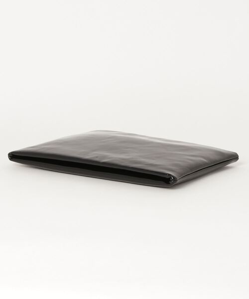 ALLSAINTS(オールセインツ)の「BETTINA CLUTCH | BETTINA クラッチ(クラッチバッグ・レディース・ブラック系・ONE SIZE)」の4枚目の写真