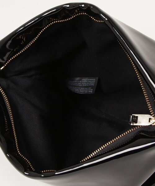 ALLSAINTS(オールセインツ)の「BETTINA CLUTCH | BETTINA クラッチ(クラッチバッグ・レディース・ブラック系・ONE SIZE)」の2枚目の写真