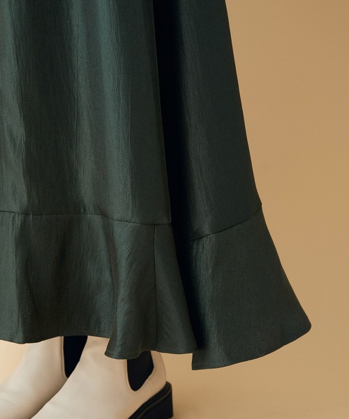 MADEMOISELLE ROPE'（マドモアゼル ロペ）の「ウエストシェイプメタリックワンピース（ワンピース・レディース・ベージュ/グリーン・38）」の7枚目の写真