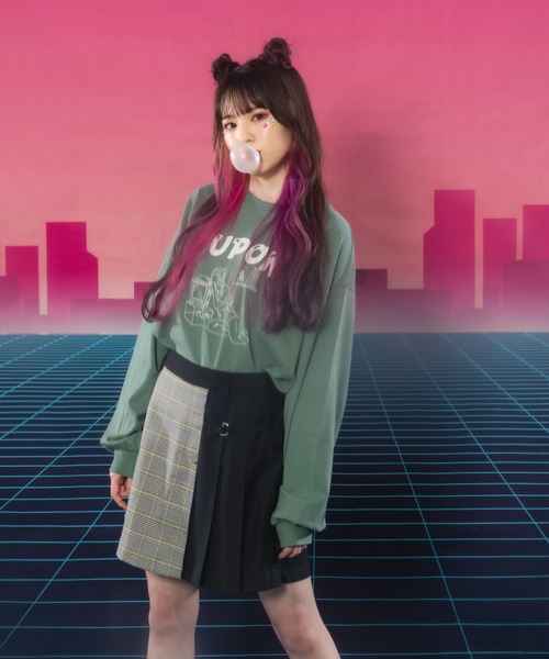 .KOM(ドットコム)の「【 .KOM ×ゆーぽん SPECIAL COLLABORATION 】 プリーツスカート(スカート・レディース・ブラック/グレー・FREE)」の3枚目の写真
