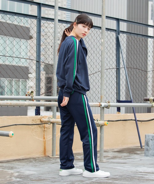 le coq sportif(ルコックスポルティフ)の「トラックジャージロングパンツトラックジャージロングパンツ レディース ウェア ロングパンツ ボトムス スポーツウェア(その他パンツ・レディース・ブラック/ネイビー/ホワイト・XL/S/M/L)」の9枚目の写真