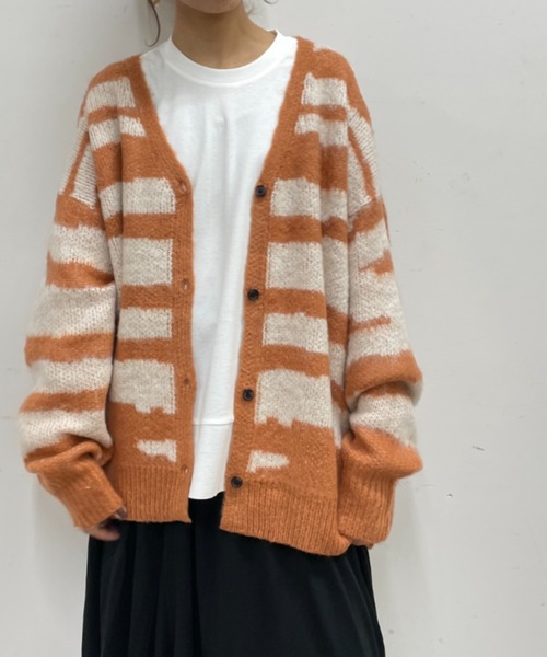 BONbazaar（ボンバザール）の「表面起毛ゼブラ柄ジャガードカーディガン（カーディガン/ボレロ・レディース・ブラック/オレンジ・FREE）」の11枚目の写真