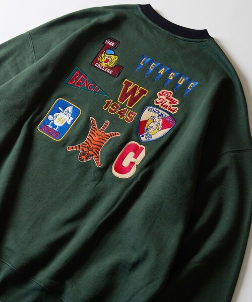 FREAK'S STORE（フリークスストア）の「WEB限定 ビッグシルエット バック刺繍 ランダムワッペンデザイン クルーネック リンガースウェット（スウェット・メンズ・ホワイト/ブラック/ダークグリーン/グレー・SMALL/MEDIUM/LARGE）」の4枚目の写真