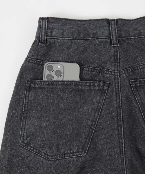 titivate(ティティベイト)の「センタープレスブーツカットデニムパンツ(デニムパンツ・レディース・ライトブルー/ブルー/ブラック/インディゴブルー・S/M/L)」の20枚目の写真