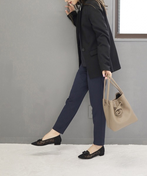 SESTO(セスト)の「ドットチュールのリボン付きローヒールパンプス(パンプス・レディース・ブラック・24.5cm/23.0cm/24.0cm/23.5cm/25.0cm/22.5cm)」の21枚目の写真