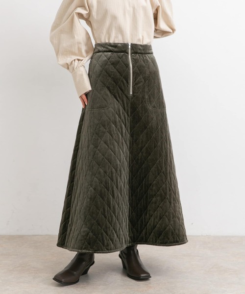KBF（ケイビーエフ）の「ベロアキルティングフレアスカート（スカート・レディース・カーキ/ベージュ/ブラック・ONE）」の3枚目の写真