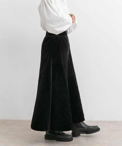 KBF（ケイビーエフ）の「ベロアキルティングフレアスカート（スカート・レディース・カーキ/ベージュ/ブラック・ONE）」の11枚目の写真