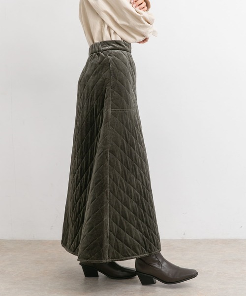KBF（ケイビーエフ）の「ベロアキルティングフレアスカート（スカート・レディース・カーキ/ベージュ/ブラック・ONE）」の17枚目の写真
