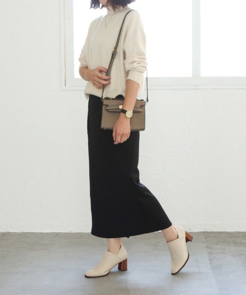 grandfleur（グランドフルール）の「本革ピースのスクエアトゥ/ウッドヒールブーティー（パンプス・レディース・ブラック/アイボリー・M/L/LL/3L/S）」の3枚目の写真