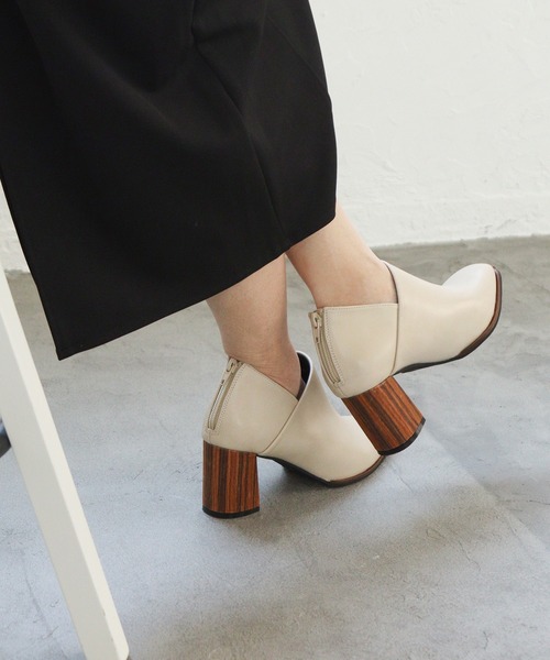 grandfleur（グランドフルール）の「本革ピースのスクエアトゥ/ウッドヒールブーティー（パンプス・レディース・ブラック/アイボリー・M/L/LL/3L/S）」の8枚目の写真