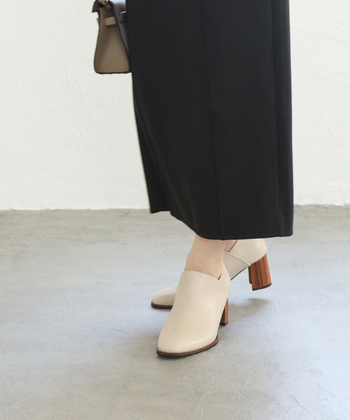 grandfleur（グランドフルール）の「本革ピースのスクエアトゥ/ウッドヒールブーティー（パンプス・レディース・ブラック/アイボリー・M/L/LL/3L/S）」の12枚目の写真