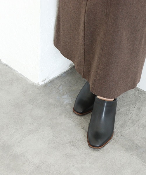 grandfleur（グランドフルール）の「本革ピースのスクエアトゥ/ウッドヒールブーティー（パンプス・レディース・ブラック/アイボリー・M/L/LL/3L/S）」の20枚目の写真