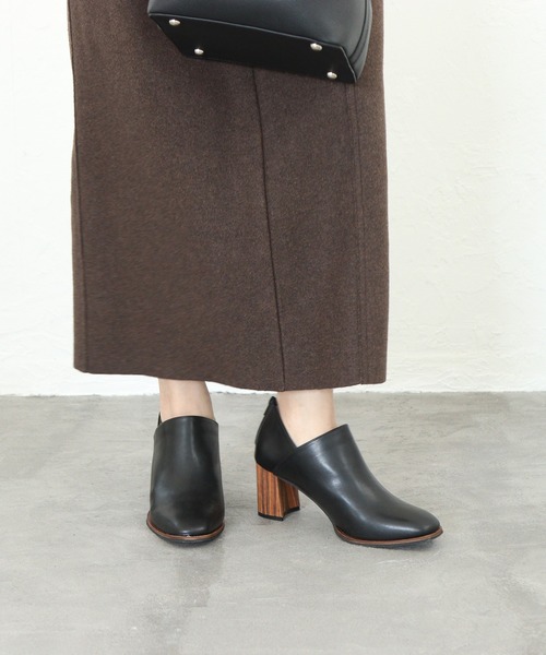 grandfleur（グランドフルール）の「本革ピースのスクエアトゥ/ウッドヒールブーティー（パンプス・レディース・ブラック/アイボリー・M/L/LL/3L/S）」の21枚目の写真