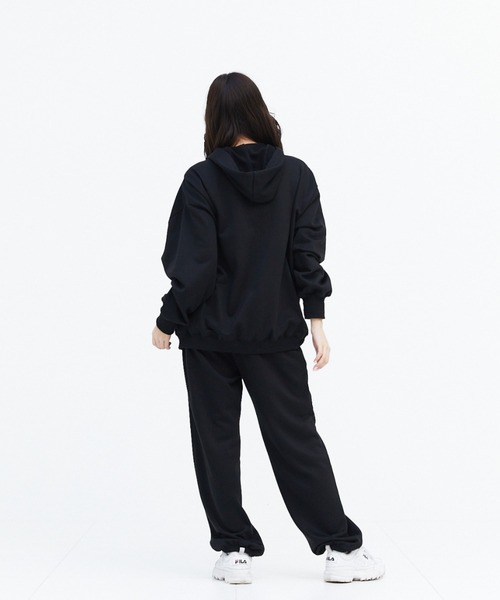 17HR(セブンティーンアワーズ)の「ロゴジップパーカー【セットアップ可】(パーカー・レディース・ライトグレー/ブラック・FREE)」の16枚目の写真