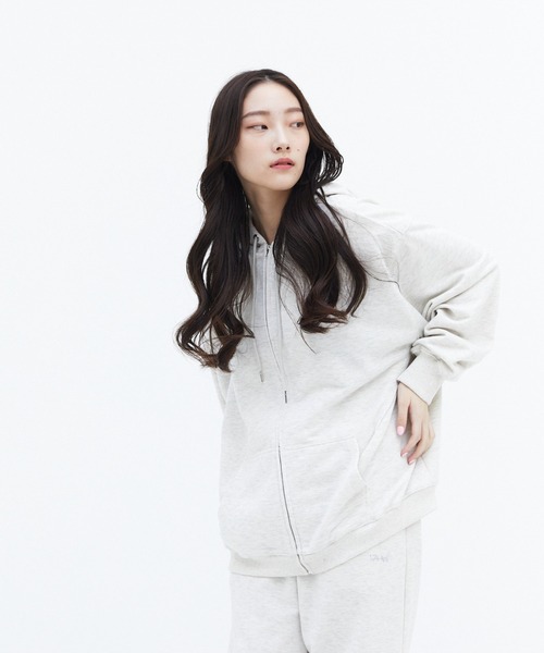 17HR(セブンティーンアワーズ)の「ロゴジップパーカー【セットアップ可】(パーカー・レディース・ライトグレー/ブラック・FREE)」の20枚目の写真