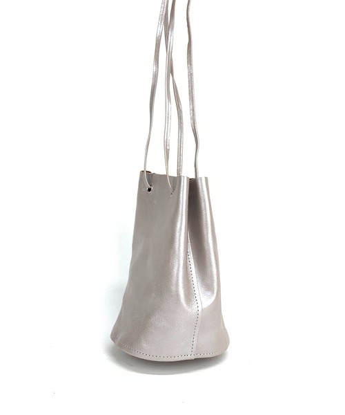 PR01.(ピーアールワン)の「ANNAK 巾着2WAYショルダーバッグ(ショルダーバッグ・レディース・ブラック/シルバー/ホワイト系その他・FREE)」の4枚目の写真