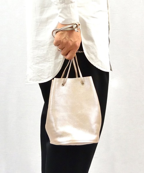 PR01.(ピーアールワン)の「ANNAK 巾着2WAYショルダーバッグ(ショルダーバッグ・レディース・ブラック/シルバー/ホワイト系その他・FREE)」の8枚目の写真