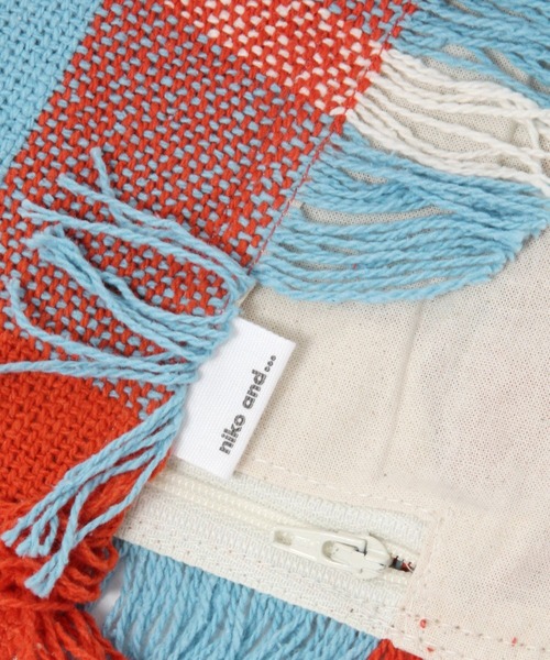 niko and...（ニコアンド）の「オリジナルフリンジチェッククッションカバー（クッション/クッションカバー・レディース・ブラウン/ワイン・0）」の9枚目の写真