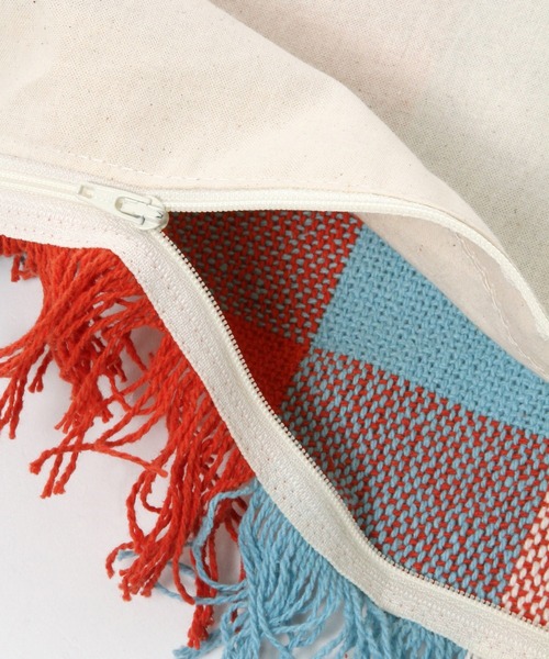 niko and...（ニコアンド）の「オリジナルフリンジチェッククッションカバー（クッション/クッションカバー・レディース・ブラウン/ワイン・0）」の10枚目の写真