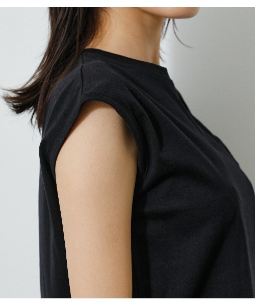 AZUL by moussy（アズールバイマウジー）の「ASYMMETRY FRILL TOPS/アシメトリーフリルトップス（シャツ/ブラウス・レディース・ホワイト/グリーン/イエロー/ブラック・MEDIUM/SMALL）」の21枚目の写真