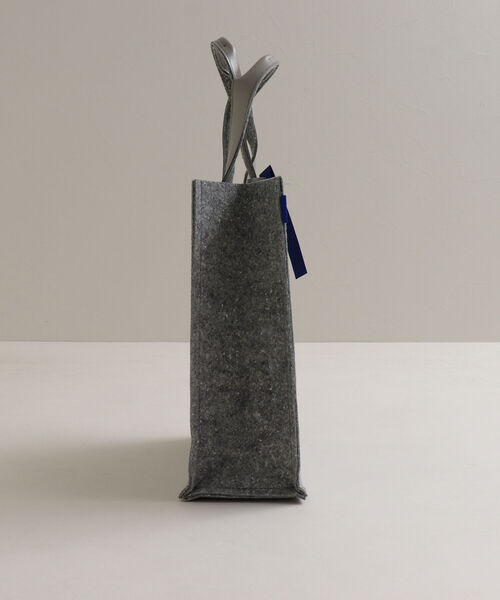 GLOSTER（グロスター）の「【BLAW/ブラウ】デッドストックフェルトトート 縦型Mサイズ VERTICAL（トートバッグ・メンズ・グレー・FREE）」の4枚目の写真