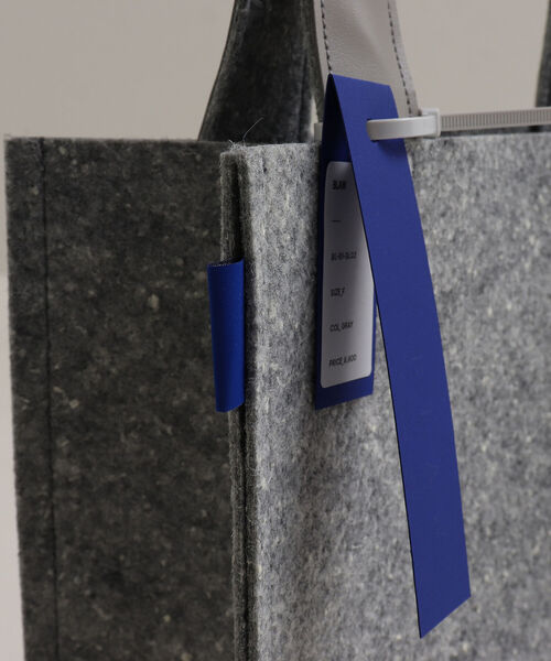 GLOSTER（グロスター）の「【BLAW/ブラウ】デッドストックフェルトトート 縦型Mサイズ VERTICAL（トートバッグ・メンズ・グレー・FREE）」の9枚目の写真