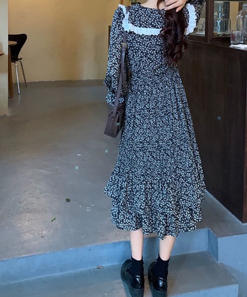 meJane(ミージェーン)の「小花柄ビックカラーフレアーロングワンピース【ZOZOTOWN限定】(ワンピース・レディース・ブラック・FREE)」の7枚目の写真