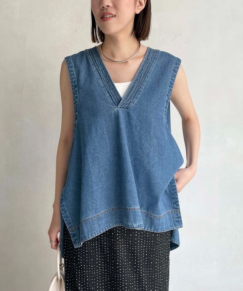 CAPRICIEUX LE'MAGE（カプリシューレマージュ）の「Vネックデニムベスト（ベスト・レディース・ブルー・FREE）」の3枚目の写真