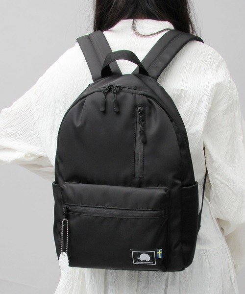 撥水ナイロン 軽量 肩楽 12ポケット 小さめ バックパック（バック